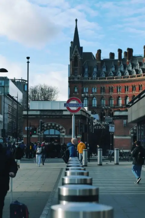 Westminster Walking Tour & Westminster Abbey Entry